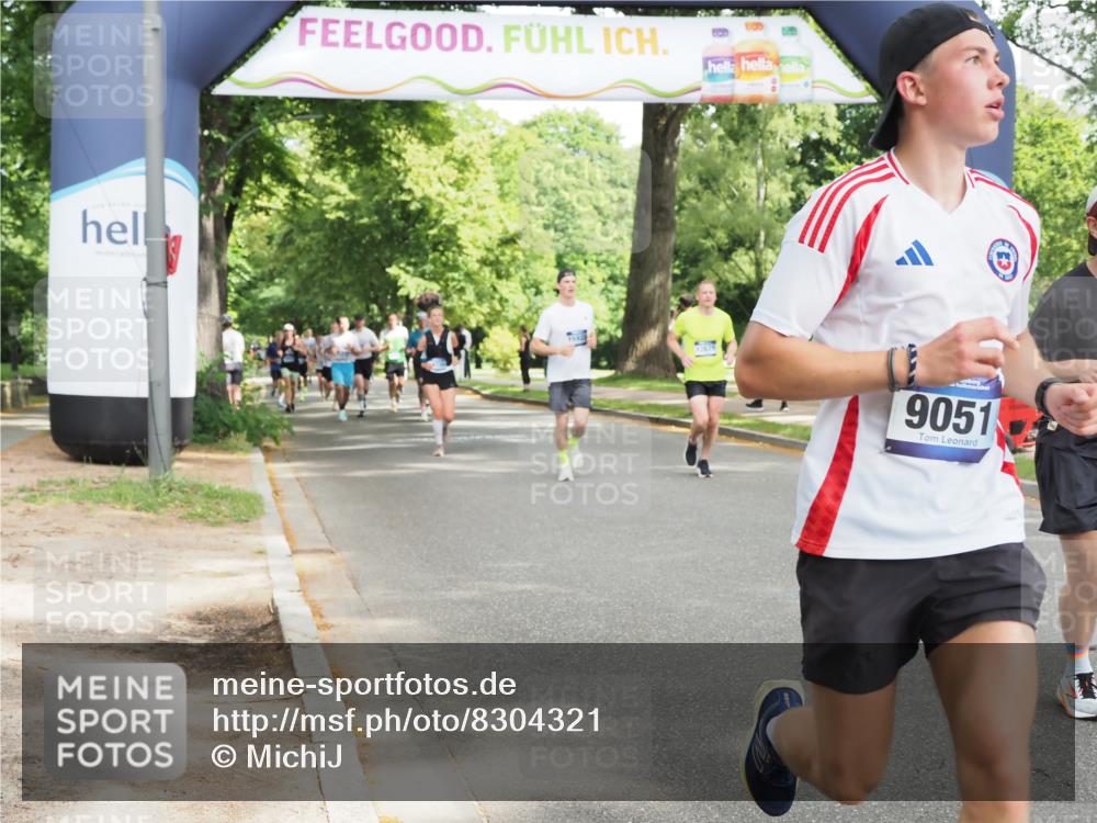 29.06.2025 - hella hamburg halbmarathon MichiJ http://msf.ph/oto/8304321 29.06.2025 10:35:08 Zwischen KM18-KM19 1613, 2213, 2274, 4528, 9051, 12679, 14594, 15309, 15923, 16089, 17229, 17632, 18882, 18963 meine-sportfotos.de