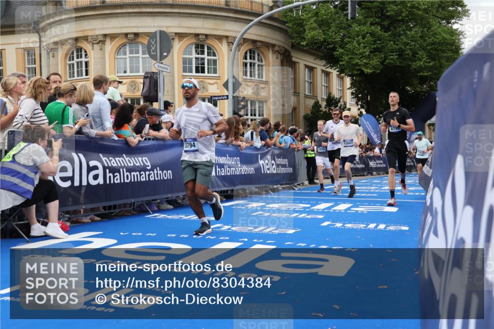 29.06.2025 - hella hamburg halbmarathon Strokosch-Dieckow http://msf.ph/oto/8304384 29.06.2025 10:54:32 Ziel 1125, 2474, 3794, 4868, 5259, 7129, 8798, 9012, 10040, 10368, 10376, 11009, 11797, 11799, 12321, 12489, 12607, 15146, 17765, 19067 meine-sportfotos.de