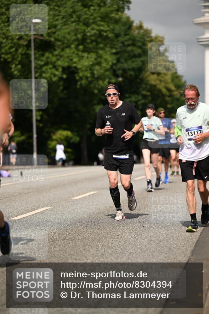 29.06.2025 - hella hamburg halbmarathon Dr. Thomas Lammeyer http://msf.ph/oto/8304394 29.06.2025 10:16:37 Kennedybrücke 1610, 1785, 2531, 2942, 3360, 3363, 4532, 5150, 6489, 7014, 7907, 8398, 8405, 8917, 9428, 9705, 10067, 10402, 10409, 11025 meine-sportfotos.de