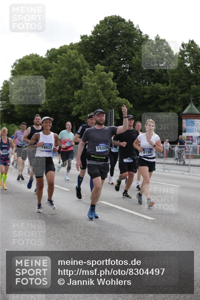 29.06.2025 - hella hamburg halbmarathon Jannik Wohlers http://msf.ph/oto/8304497 29.06.2025 10:37:38 Lombardsbrücke 1196, 1394, 1578, 1799, 1901, 1966, 1985, 2786, 3246, 3880, 4414, 4921, 5139, 5713, 6199, 6362, 6697, 7118, 7165, 7244, 7552, 7629, 7696, 7914, 8198, 8199, 8539, 8615, 8696, 8985, 9350, 9391, 10025, 10836, 11087, 11152, 11164, 11421, 11456, 11457, 11479, 11543, 12573, 12892, 12997, 13103, 13442, 14018, 14163, 15002, 15329, 15355, 15418, 15511, 15562, 15762, 16211, 16220, 16360, 16658, 16876, 17053, 17389, 18572, 18592, 18937 meine-sportfotos.de