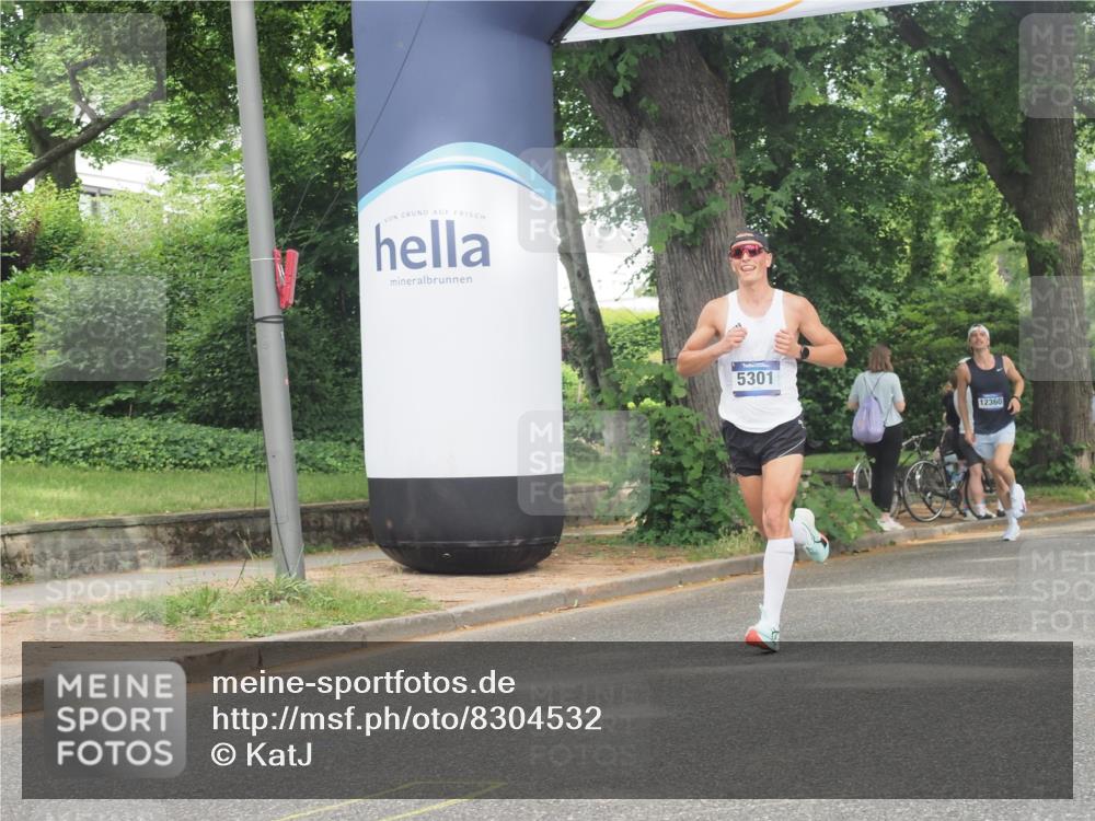 29.06.2025 - hella hamburg halbmarathon KatJ http://msf.ph/oto/8304532 29.06.2025 10:14:20 Zwischen KM18-KM19 5301 meine-sportfotos.de