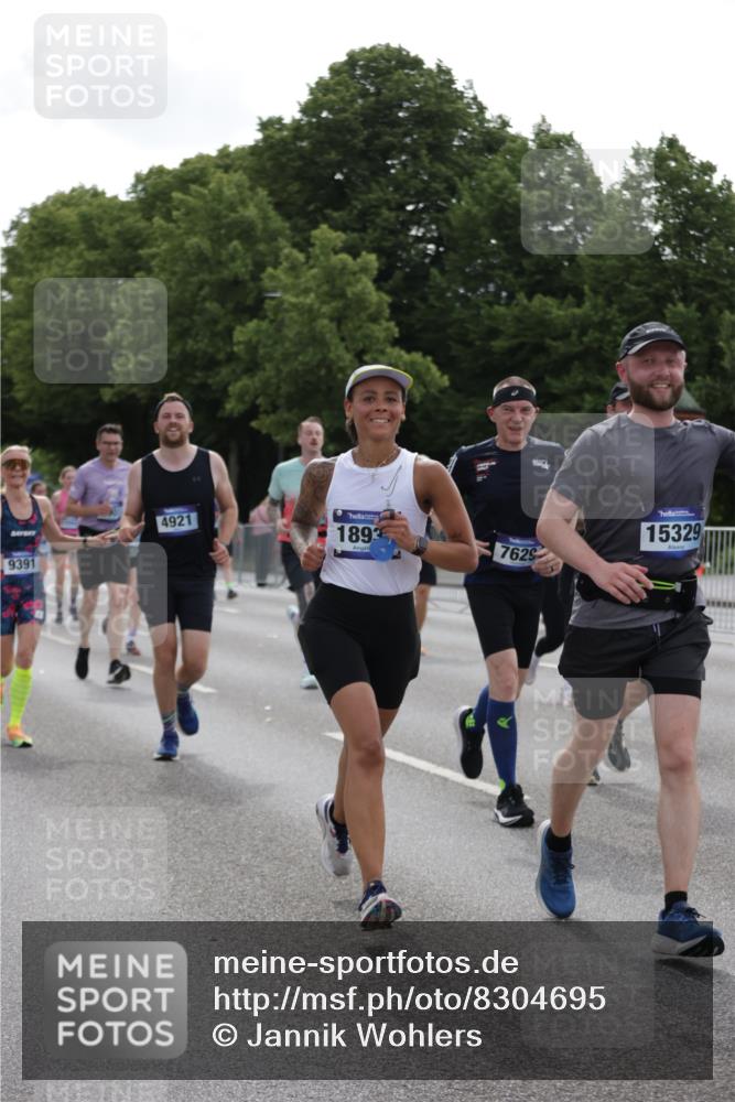 29.06.2025 - hella hamburg halbmarathon Jannik Wohlers http://msf.ph/oto/8304695 29.06.2025 10:37:39 Lombardsbrücke 1196, 1394, 1578, 1799, 1901, 1966, 1985, 2786, 3242, 3880, 4414, 4921, 5713, 6199, 6362, 6697, 7118, 7165, 7244, 7552, 7629, 7696, 7914, 8198, 8199, 8539, 8615, 8696, 8985, 9350, 9391, 10025, 10836, 11152, 11164, 11421, 11456, 11457, 11479, 11543, 12573, 12892, 12997, 13103, 13442, 14018, 14163, 15002, 15329, 15355, 15418, 15511, 15562, 15762, 16211, 16220, 16360, 16658, 16876, 17053, 17389, 18572, 18592, 18937 meine-sportfotos.de