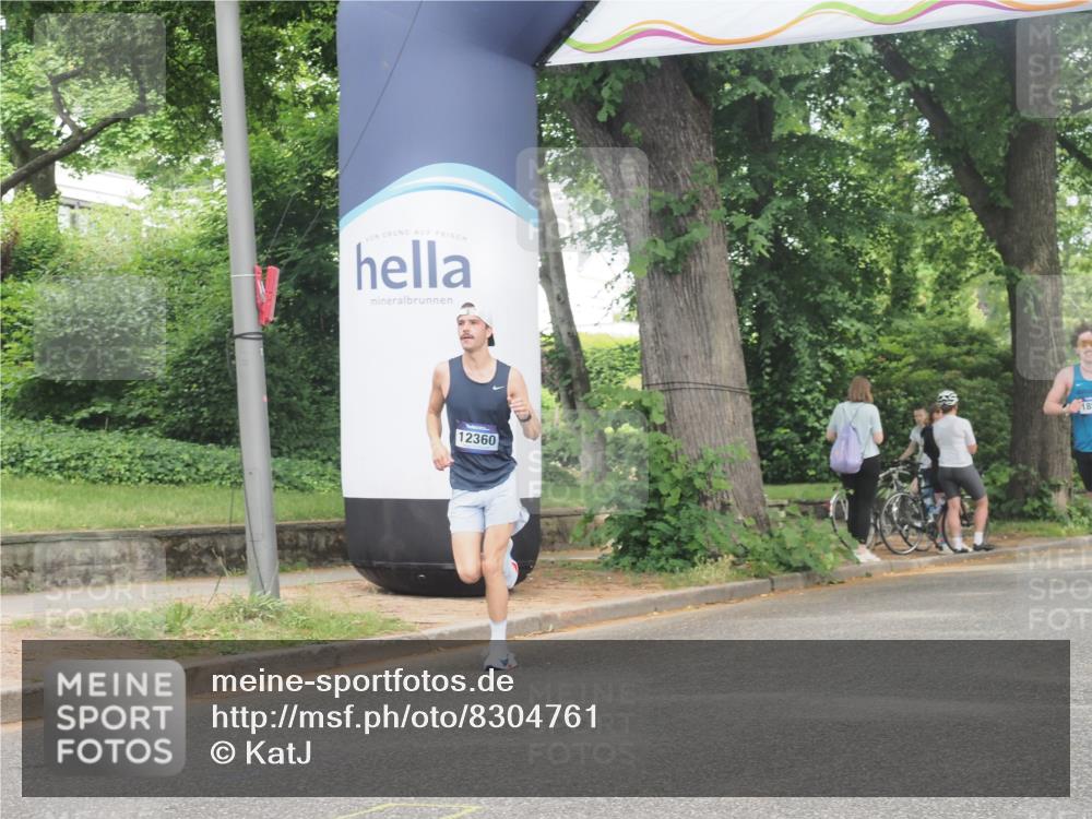 29.06.2025 - hella hamburg halbmarathon KatJ http://msf.ph/oto/8304761 29.06.2025 10:14:22 Zwischen KM18-KM19 5301 meine-sportfotos.de