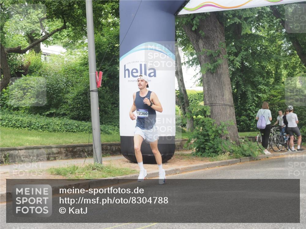 29.06.2025 - hella hamburg halbmarathon KatJ http://msf.ph/oto/8304788 29.06.2025 10:14:23 Zwischen KM18-KM19 5301 meine-sportfotos.de