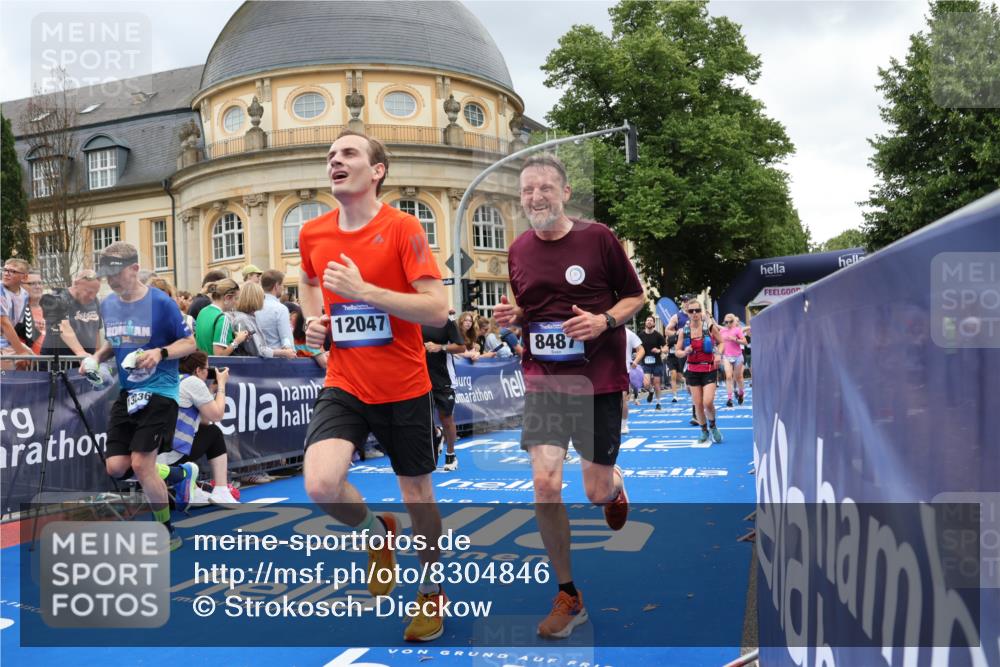 29.06.2025 - hella hamburg halbmarathon Strokosch-Dieckow http://msf.ph/oto/8304846 29.06.2025 10:55:24 Ziel 1130, 2252, 2771, 4189, 4951, 5287, 5319, 5643, 6591, 6723, 6938, 8487, 11184, 12526, 12584, 13234, 13236, 13267, 13470, 14036, 14592, 16213, 16334, 16609, 16985, 17603, 17940, 18290, 18380, 18531 meine-sportfotos.de