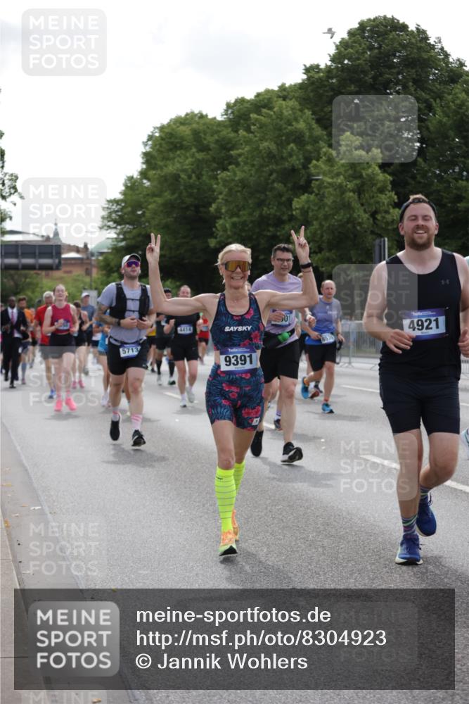 29.06.2025 - hella hamburg halbmarathon Jannik Wohlers http://msf.ph/oto/8304923 29.06.2025 10:37:41 Lombardsbrücke 1196, 1394, 1578, 1742, 1799, 1901, 1966, 2786, 3242, 3716, 3880, 4414, 4921, 5300, 5713, 6199, 6362, 6697, 6930, 7118, 7165, 7244, 7552, 7629, 7696, 7914, 8198, 8199, 8539, 8615, 8696, 9350, 9391, 10025, 11152, 11164, 11421, 11456, 11457, 11479, 11543, 12573, 12892, 12997, 13103, 13442, 14018, 14163, 15002, 15329, 15355, 15417, 15418, 15511, 15562, 15762, 16211, 16220, 16360, 16658, 16876, 17053, 18572, 18592, 18937 meine-sportfotos.de