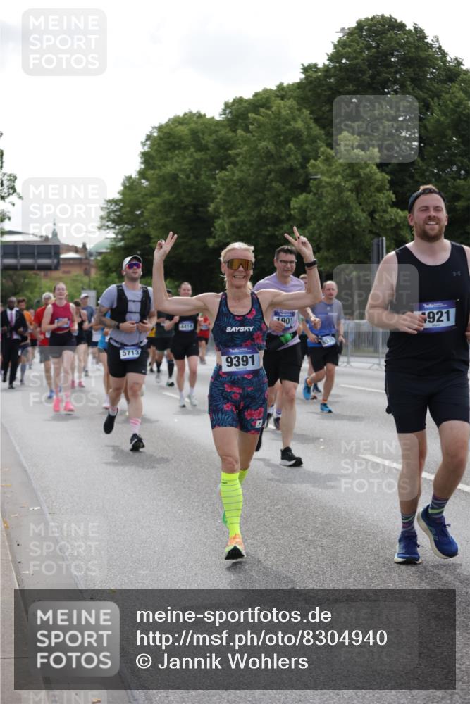 29.06.2025 - hella hamburg halbmarathon Jannik Wohlers http://msf.ph/oto/8304940 29.06.2025 10:37:41 Lombardsbrücke 1196, 1394, 1578, 1742, 1799, 1901, 1966, 2786, 3242, 3716, 3880, 4414, 4921, 5300, 5713, 6199, 6362, 6697, 6930, 7118, 7165, 7244, 7552, 7629, 7696, 7914, 8198, 8199, 8539, 8615, 8696, 9350, 9391, 10025, 11152, 11164, 11421, 11456, 11457, 11479, 11543, 12573, 12892, 12997, 13103, 13442, 14018, 14163, 15002, 15329, 15355, 15417, 15418, 15511, 15562, 15762, 16211, 16220, 16360, 16658, 16876, 17053, 18572, 18592, 18937 meine-sportfotos.de