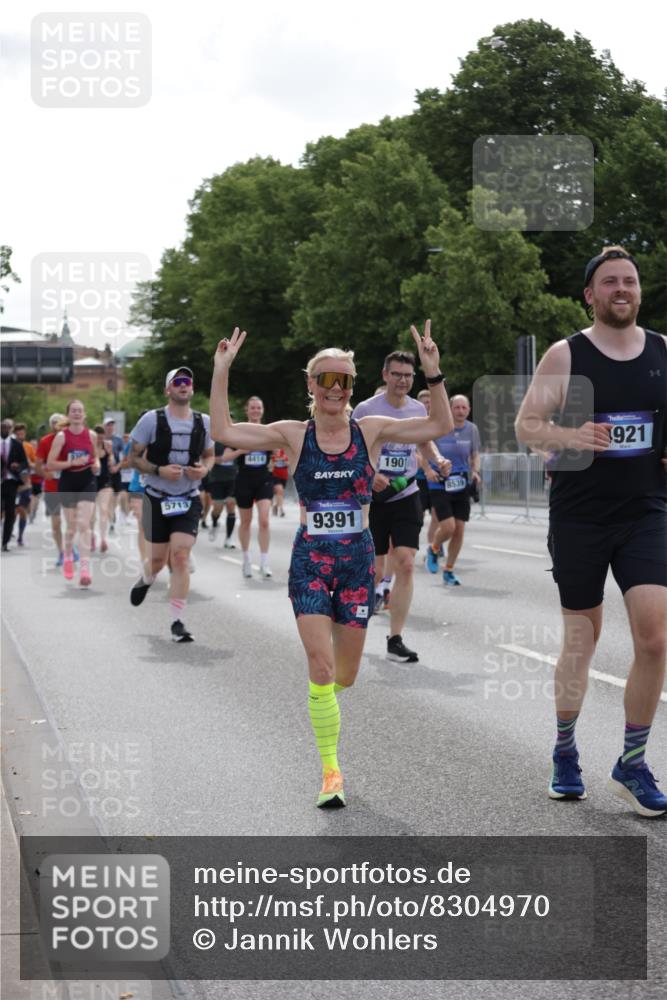 29.06.2025 - hella hamburg halbmarathon Jannik Wohlers http://msf.ph/oto/8304970 29.06.2025 10:37:41 Lombardsbrücke 1196, 1394, 1578, 1742, 1799, 1901, 1966, 2786, 3242, 3716, 3880, 4414, 4921, 5300, 5713, 6199, 6362, 6697, 6930, 7118, 7165, 7244, 7552, 7629, 7696, 7914, 8198, 8199, 8539, 8615, 8696, 9350, 9391, 10025, 11152, 11164, 11421, 11456, 11457, 11479, 11543, 12573, 12892, 12997, 13103, 13442, 14018, 14163, 15002, 15329, 15355, 15417, 15418, 15511, 15562, 15762, 16211, 16220, 16360, 16658, 16876, 17053, 18572, 18592, 18937 meine-sportfotos.de