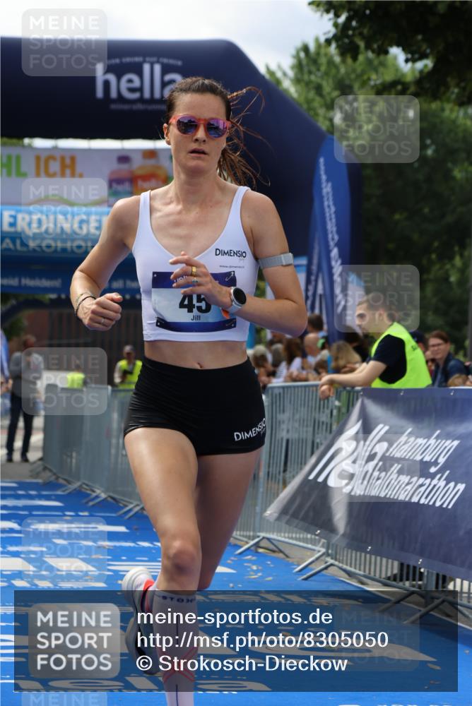 29.06.2025 - hella hamburg halbmarathon Strokosch-Dieckow http://msf.ph/oto/8305050 29.06.2025 10:15:46 Ziel 45 meine-sportfotos.de