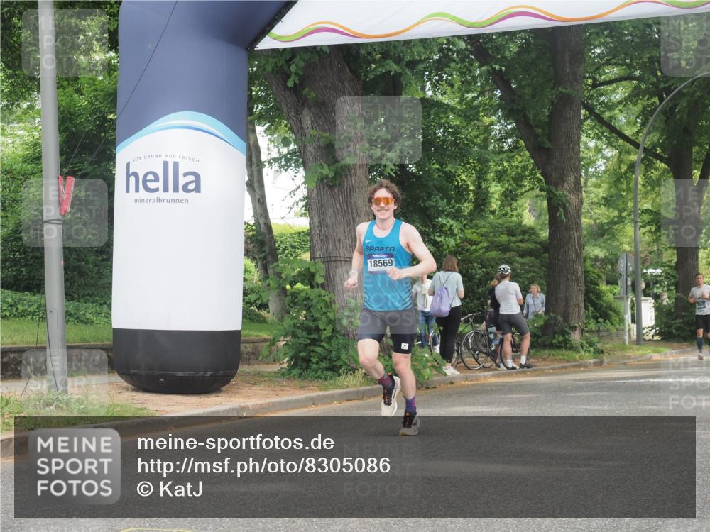 29.06.2025 - hella hamburg halbmarathon KatJ http://msf.ph/oto/8305086 29.06.2025 10:14:24 Zwischen KM18-KM19 5301 meine-sportfotos.de