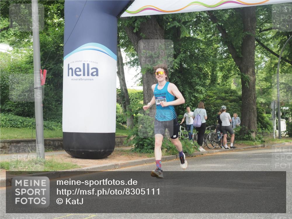 29.06.2025 - hella hamburg halbmarathon KatJ http://msf.ph/oto/8305111 29.06.2025 10:14:24 Zwischen KM18-KM19 5301 meine-sportfotos.de