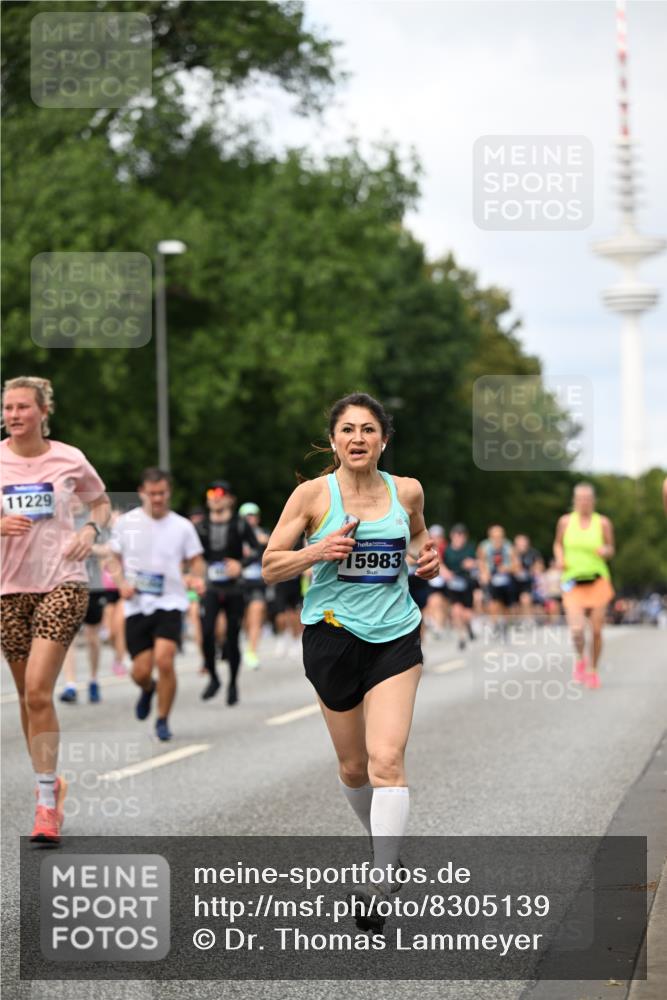 29.06.2025 - hella hamburg halbmarathon Dr. Thomas Lammeyer http://msf.ph/oto/8305139 29.06.2025 10:38:06 Kennedybrücke 1189, 1275, 1764, 1896, 2038, 2276, 2464, 2526, 2933, 3264, 3340, 3345, 3848, 4445, 4449, 4807, 4824, 4826, 5096, 5141, 5557, 5561, 5566, 5569, 5691, 5821, 5822, 5887, 6364, 6515, 6516, 6956, 7027, 7565, 7633, 7653, 7982, 8157, 8277, 8349, 8375, 8377, 8383, 8401, 8620, 9258, 9438, 9875, 9995, 10048, 10071, 10561, 10564, 10800, 11111, 11229, 11237, 11338 meine-sportfotos.de