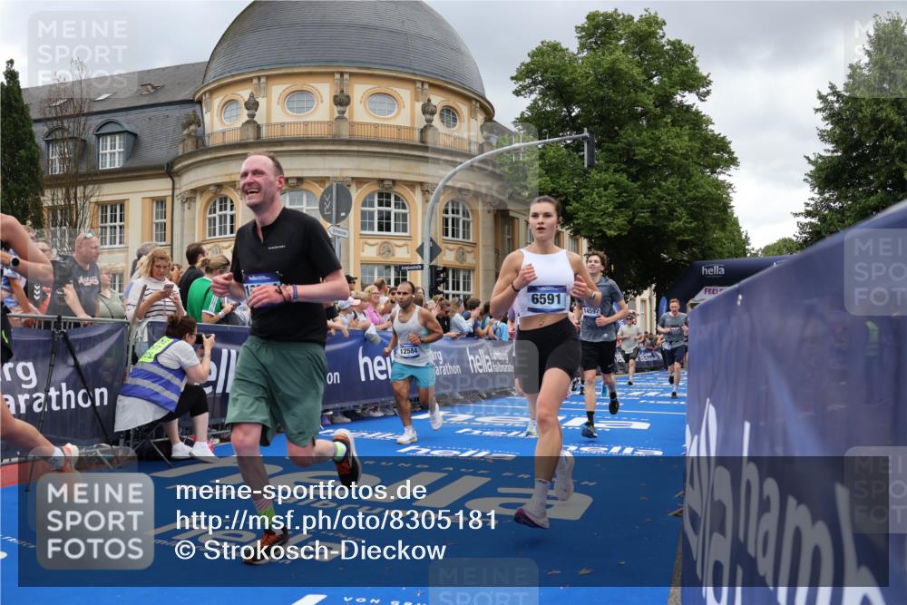 29.06.2025 - hella hamburg halbmarathon Strokosch-Dieckow http://msf.ph/oto/8305181 29.06.2025 10:55:32 Ziel 1120, 2252, 2771, 2955, 2982, 3037, 4897, 4951, 5319, 6591, 8573, 11039, 11554, 11568, 12196, 12515, 12544, 12584, 13234, 13267, 14036, 14592, 15896, 16110, 16213, 16334, 16609, 17615, 18064 meine-sportfotos.de