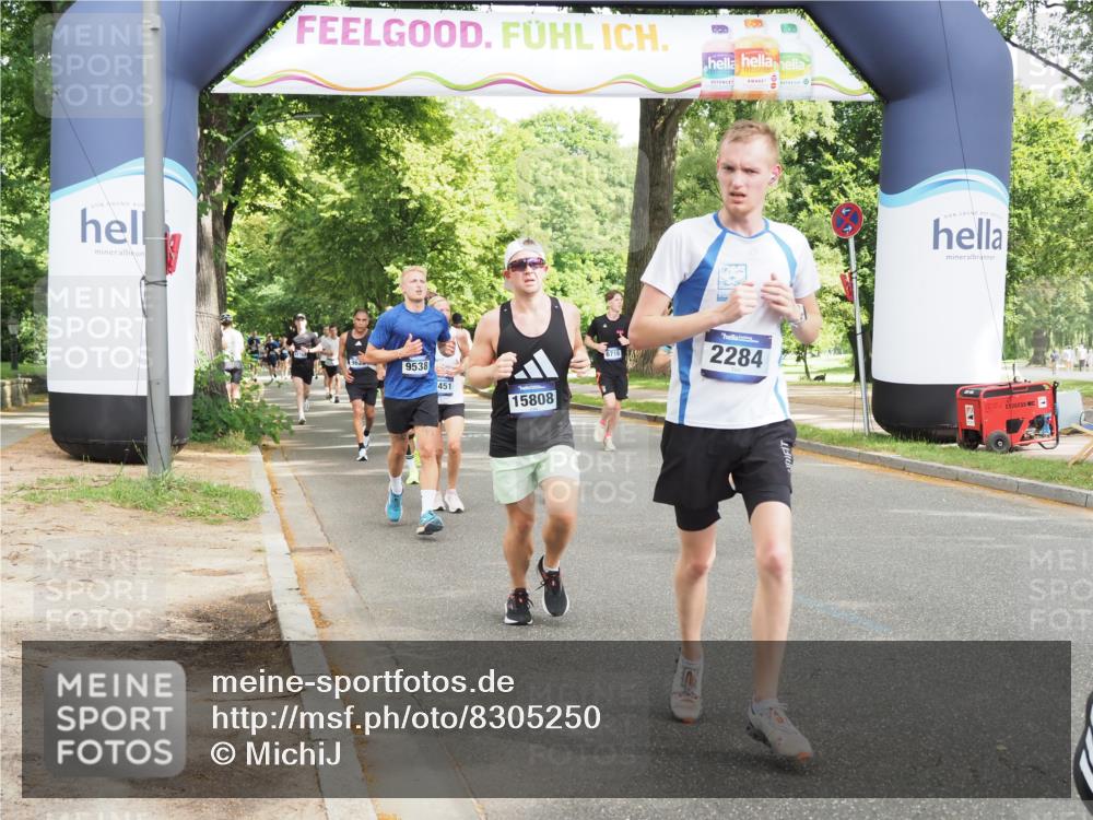 29.06.2025 - hella hamburg halbmarathon MichiJ http://msf.ph/oto/8305250 29.06.2025 10:35:16 Zwischen KM18-KM19 2284, 3213, 6630, 9262, 9497, 9538, 10122, 11518, 12679, 14730, 15808, 17451, 18104 meine-sportfotos.de