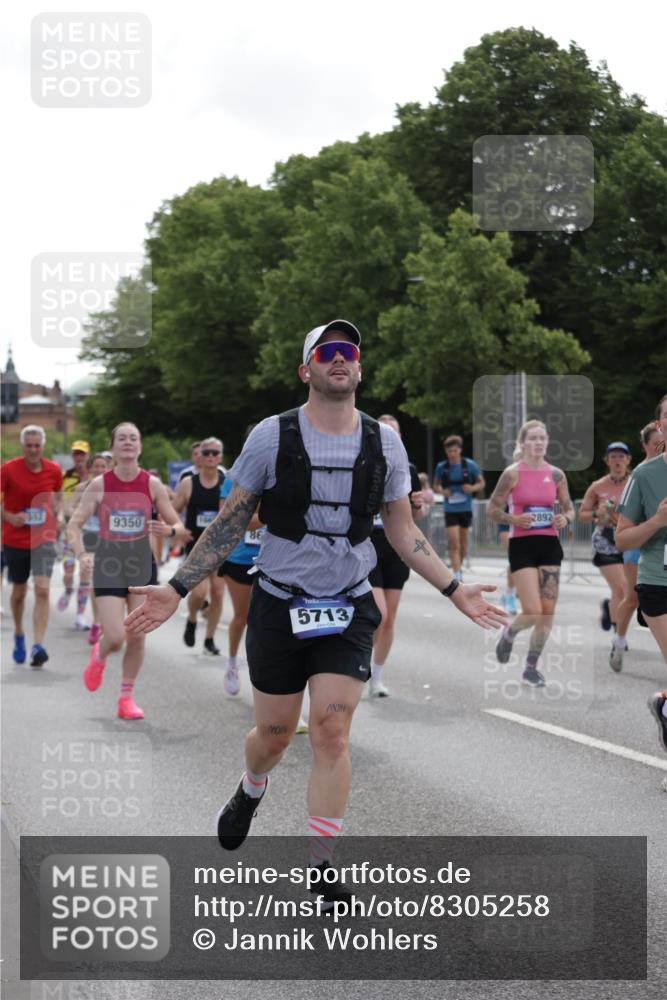 29.06.2025 - hella hamburg halbmarathon Jannik Wohlers http://msf.ph/oto/8305258 29.06.2025 10:37:43 Lombardsbrücke 1196, 1394, 1457, 1578, 1742, 1901, 1966, 2786, 3242, 3716, 3880, 4414, 4921, 5300, 5713, 6199, 6200, 6697, 6751, 6930, 7118, 7165, 7244, 7552, 7629, 7914, 8198, 8199, 8539, 8615, 8696, 9350, 9391, 10025, 10584, 11152, 11421, 11456, 11457, 11479, 12573, 12892, 12997, 13103, 13442, 14016, 14163, 15329, 15355, 15417, 15562, 15762, 16061, 16211, 16220, 16360, 16658, 16876, 17053, 18572, 18592, 18937 meine-sportfotos.de