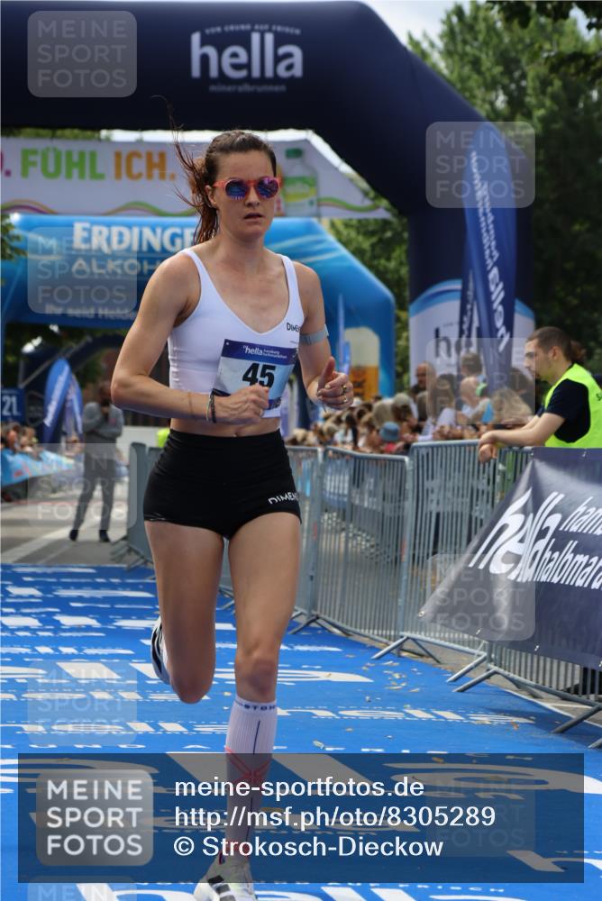 29.06.2025 - hella hamburg halbmarathon Strokosch-Dieckow http://msf.ph/oto/8305289 29.06.2025 10:15:45 Ziel 45 meine-sportfotos.de