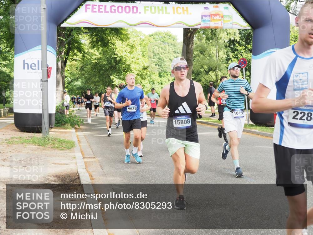 29.06.2025 - hella hamburg halbmarathon MichiJ http://msf.ph/oto/8305293 29.06.2025 10:35:17 Zwischen KM18-KM19 2284, 3213, 6630, 9262, 9497, 9538, 10122, 11518, 14730, 15808, 17451, 18104 meine-sportfotos.de