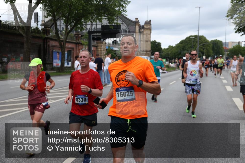 29.06.2025 - hella hamburg halbmarathon Yannick Fuchs http://msf.ph/oto/8305313 29.06.2025 10:50:13 20KM 1130, 1877, 2083, 2378, 2982, 3042, 3048, 4152, 4594, 4813, 5287, 5465, 5570, 5721, 5744, 6759, 7037, 7547, 7646, 8311, 8330, 8863, 8968, 8996, 9246, 9622, 9903, 10084, 10093, 10665, 11143, 11309, 11554, 11638, 11870, 12515, 12858, 13691, 14363, 14461, 14588, 14867, 15134, 15407, 16008, 16009, 16043, 16121, 16434, 16620, 16625, 16679, 17268, 17468, 17660, 17993, 18117, 18125, 18531, 18634, 18867, 18966 meine-sportfotos.de