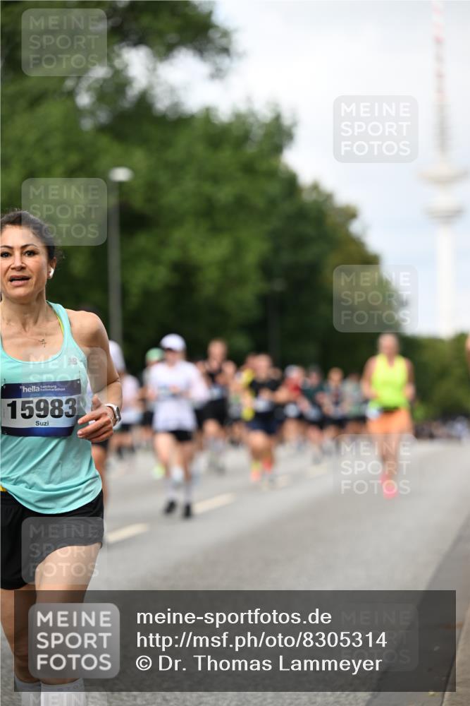 29.06.2025 - hella hamburg halbmarathon Dr. Thomas Lammeyer http://msf.ph/oto/8305314 29.06.2025 10:38:07 Kennedybrücke 1189, 1275, 1764, 1896, 2038, 2276, 2464, 2526, 2933, 3264, 3340, 3345, 3848, 4445, 4807, 4824, 4826, 5096, 5141, 5557, 5561, 5566, 5569, 5691, 5821, 5822, 5887, 6364, 6515, 6516, 6574, 6956, 7027, 7565, 7633, 7653, 7982, 8157, 8277, 8282, 8349, 8375, 8377, 8383, 8401, 8620, 9258, 9438, 9875, 9995, 10007, 10048, 10071, 10561, 10564, 10800, 11111, 11229, 11237, 11338 meine-sportfotos.de