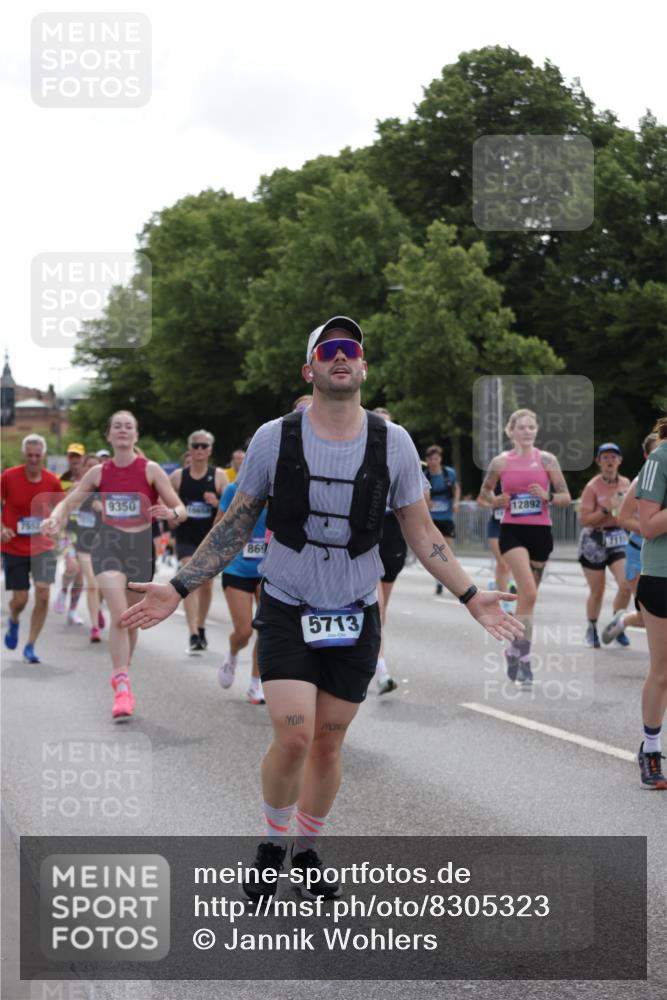 29.06.2025 - hella hamburg halbmarathon Jannik Wohlers http://msf.ph/oto/8305323 29.06.2025 10:37:43 Lombardsbrücke 1196, 1394, 1457, 1578, 1742, 1901, 1966, 2786, 3242, 3716, 3880, 4414, 4921, 5300, 5713, 6199, 6200, 6697, 6751, 6930, 7118, 7165, 7244, 7552, 7629, 7914, 8198, 8199, 8539, 8615, 8696, 9350, 9391, 10025, 10584, 11152, 11421, 11456, 11457, 11479, 12573, 12892, 12997, 13103, 13442, 14016, 14163, 15329, 15355, 15417, 15562, 15762, 16061, 16211, 16220, 16360, 16658, 16876, 17053, 18572, 18592, 18937 meine-sportfotos.de