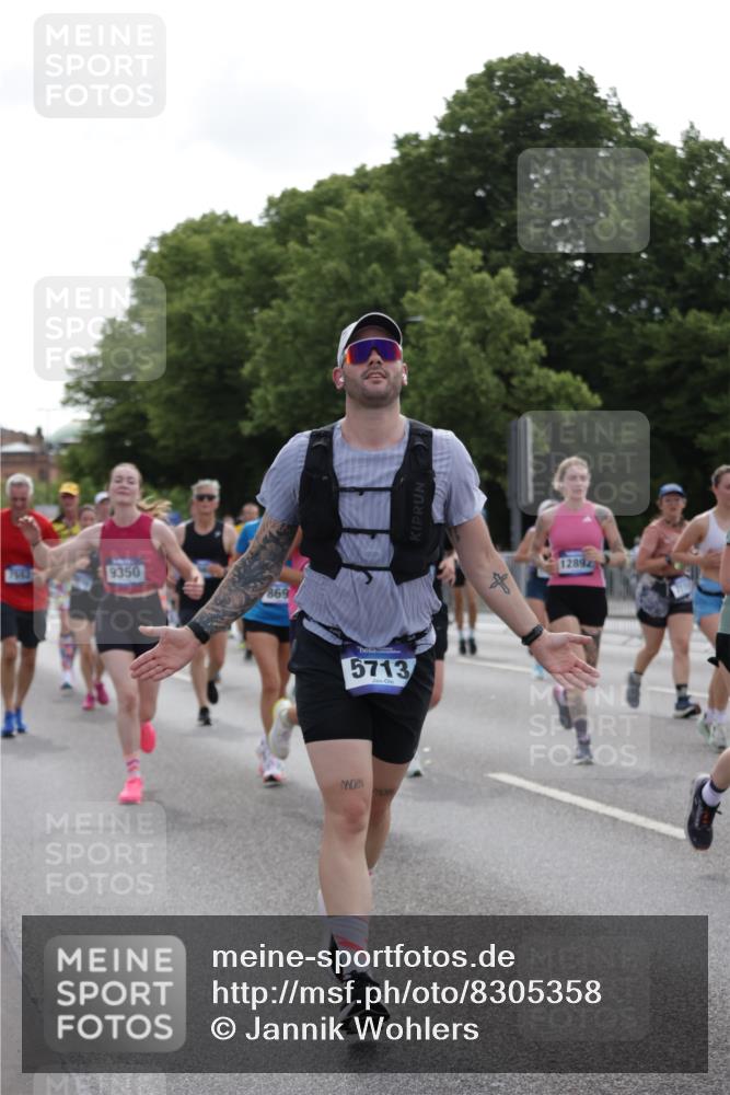 29.06.2025 - hella hamburg halbmarathon Jannik Wohlers http://msf.ph/oto/8305358 29.06.2025 10:37:43 Lombardsbrücke 1196, 1394, 1457, 1578, 1742, 1901, 1966, 2786, 3242, 3716, 3880, 4414, 4921, 5300, 5713, 6199, 6200, 6697, 6751, 6930, 7118, 7165, 7244, 7552, 7629, 7914, 8198, 8199, 8539, 8615, 8696, 9350, 9391, 10025, 10584, 11152, 11421, 11456, 11457, 11479, 12573, 12892, 12997, 13103, 13442, 14016, 14163, 15329, 15355, 15417, 15562, 15762, 16061, 16211, 16220, 16360, 16658, 16876, 17053, 18572, 18592, 18937 meine-sportfotos.de