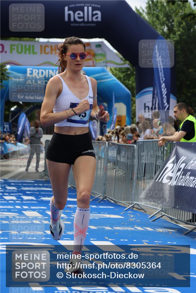 29.06.2025 - hella hamburg halbmarathon Strokosch-Dieckow http://msf.ph/oto/8305364 29.06.2025 10:15:45 Ziel 45 meine-sportfotos.de