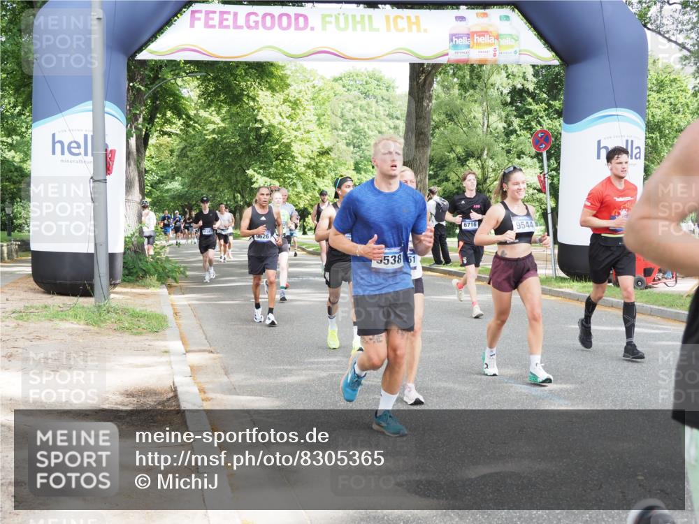 29.06.2025 - hella hamburg halbmarathon MichiJ http://msf.ph/oto/8305365 29.06.2025 10:35:18 Zwischen KM18-KM19 2284, 3213, 6630, 6716, 9262, 9497, 9538, 10122, 11518, 15333, 15808, 17451, 18104 meine-sportfotos.de