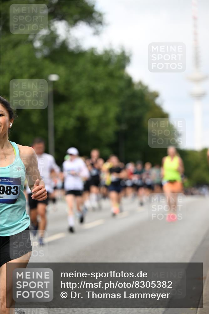 29.06.2025 - hella hamburg halbmarathon Dr. Thomas Lammeyer http://msf.ph/oto/8305382 29.06.2025 10:38:07 Kennedybrücke 1189, 1275, 1764, 1896, 2038, 2276, 2464, 2526, 2933, 3264, 3340, 3345, 3848, 4445, 4807, 4824, 4826, 5096, 5141, 5557, 5561, 5566, 5569, 5691, 5821, 5822, 5887, 6364, 6515, 6516, 6574, 6956, 7027, 7565, 7633, 7653, 7982, 8157, 8277, 8282, 8349, 8375, 8377, 8383, 8401, 8620, 9258, 9438, 9875, 9995, 10007, 10048, 10071, 10561, 10564, 10800, 11111, 11229, 11237, 11338 meine-sportfotos.de