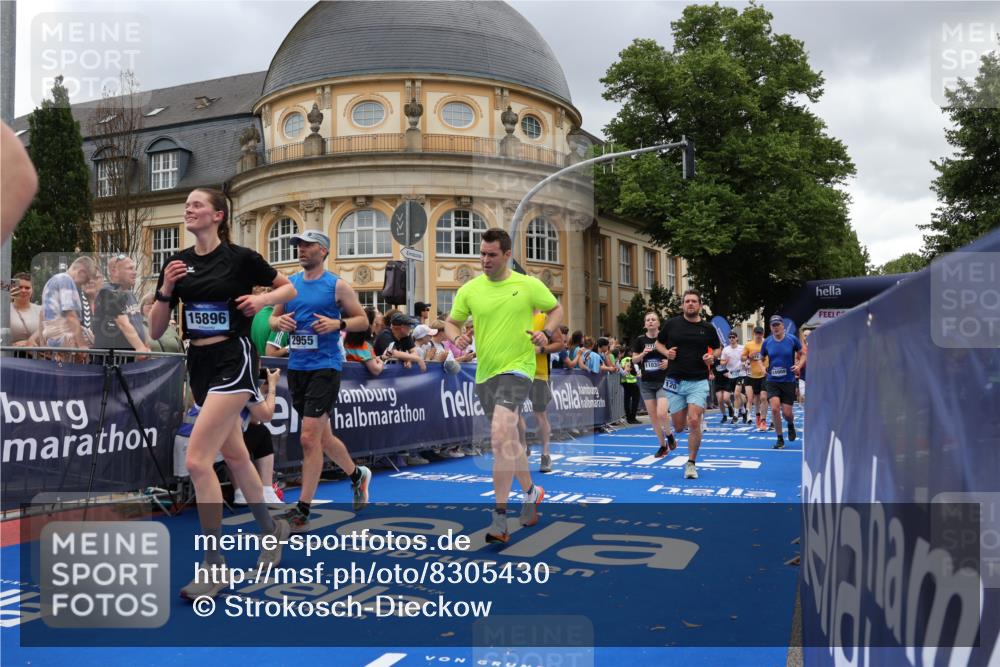 29.06.2025 - hella hamburg halbmarathon Strokosch-Dieckow http://msf.ph/oto/8305430 29.06.2025 10:55:40 Ziel 1120, 1143, 1834, 2955, 2982, 3037, 4897, 5021, 6569, 6924, 7221, 8255, 8573, 8618, 10212, 11039, 11568, 12196, 12483, 12515, 12858, 14365, 14909, 15896, 16110, 16401, 16434, 16786, 17615, 18064, 18190, 19047 meine-sportfotos.de