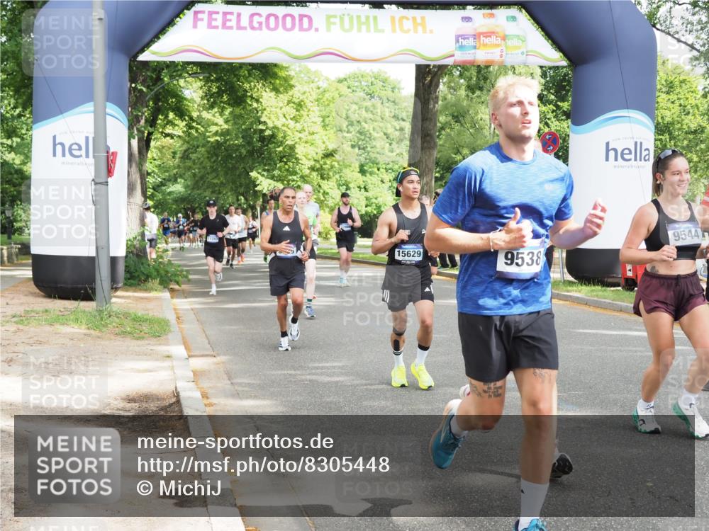 29.06.2025 - hella hamburg halbmarathon MichiJ http://msf.ph/oto/8305448 29.06.2025 10:35:19 Zwischen KM18-KM19 2284, 3213, 4093, 6630, 6716, 9262, 9497, 9538, 9626, 10122, 10988, 11518, 15333, 15629, 15808, 17451, 18104 meine-sportfotos.de