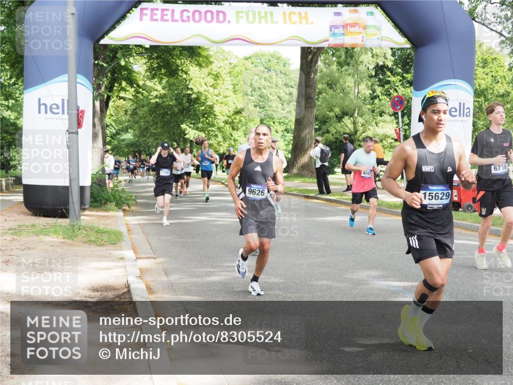 29.06.2025 - hella hamburg halbmarathon MichiJ http://msf.ph/oto/8305524 29.06.2025 10:35:20 Zwischen KM18-KM19 2284, 3213, 4093, 6630, 6716, 9262, 9497, 9538, 9626, 10122, 10969, 10988, 11283, 11518, 15333, 15629, 15808, 17451, 18104 meine-sportfotos.de