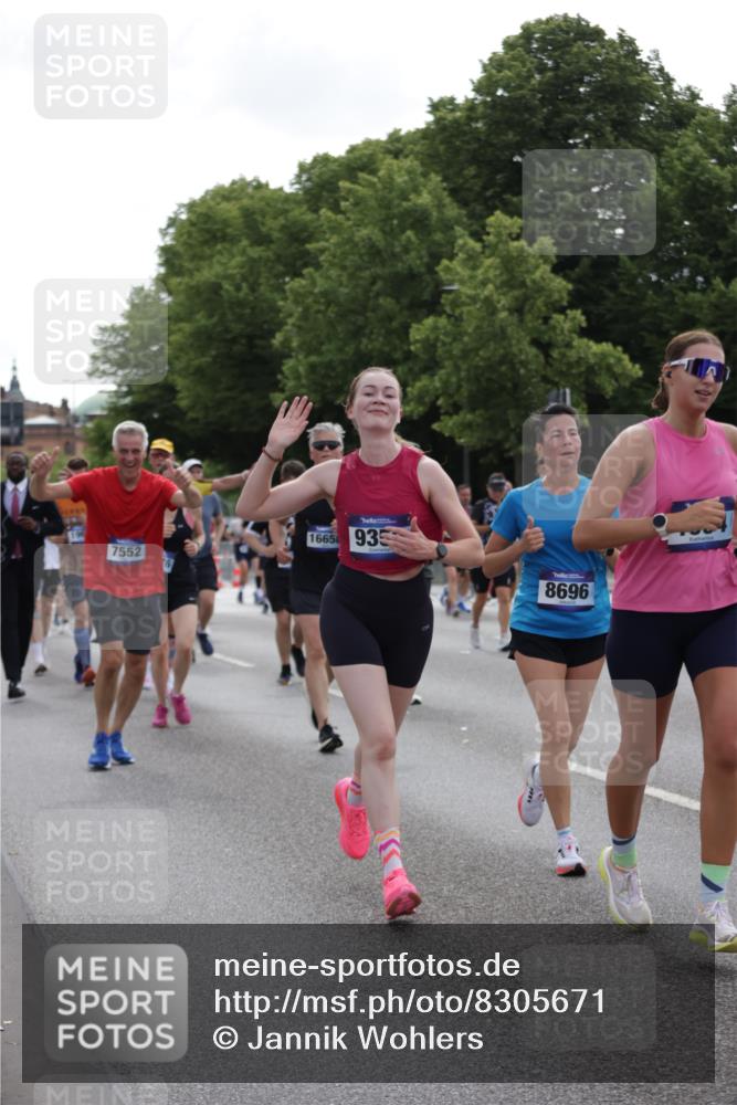 29.06.2025 - hella hamburg halbmarathon Jannik Wohlers http://msf.ph/oto/8305671 29.06.2025 10:37:45 Lombardsbrücke 1196, 1394, 1457, 1596, 1742, 1901, 1966, 2498, 2786, 3242, 3716, 3880, 4414, 4921, 5300, 5713, 6199, 6200, 6697, 6751, 6930, 7118, 7165, 7552, 7629, 7914, 8198, 8199, 8539, 8615, 8696, 9350, 9391, 10025, 10584, 11152, 11421, 11479, 11812, 12573, 12675, 12892, 12997, 13103, 13442, 14016, 14163, 14406, 15329, 15355, 15417, 15562, 15762, 16061, 16211, 16220, 16465, 16658, 16876, 16942, 17053, 18572, 18592, 18937 meine-sportfotos.de