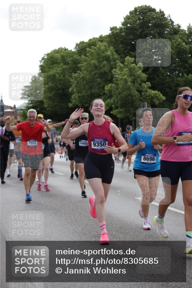 29.06.2025 - hella hamburg halbmarathon Jannik Wohlers http://msf.ph/oto/8305685 29.06.2025 10:37:45 Lombardsbrücke 1196, 1394, 1457, 1596, 1742, 1901, 1966, 2498, 2786, 3242, 3716, 3880, 4414, 4921, 5300, 5713, 6199, 6200, 6697, 6751, 6930, 7118, 7165, 7552, 7629, 7914, 8198, 8199, 8539, 8615, 8696, 9350, 9391, 10025, 10584, 11152, 11421, 11479, 11812, 12573, 12675, 12892, 12997, 13103, 13442, 14016, 14163, 14406, 15329, 15355, 15417, 15562, 15762, 16061, 16211, 16220, 16465, 16658, 16876, 16942, 17053, 18572, 18592, 18937 meine-sportfotos.de