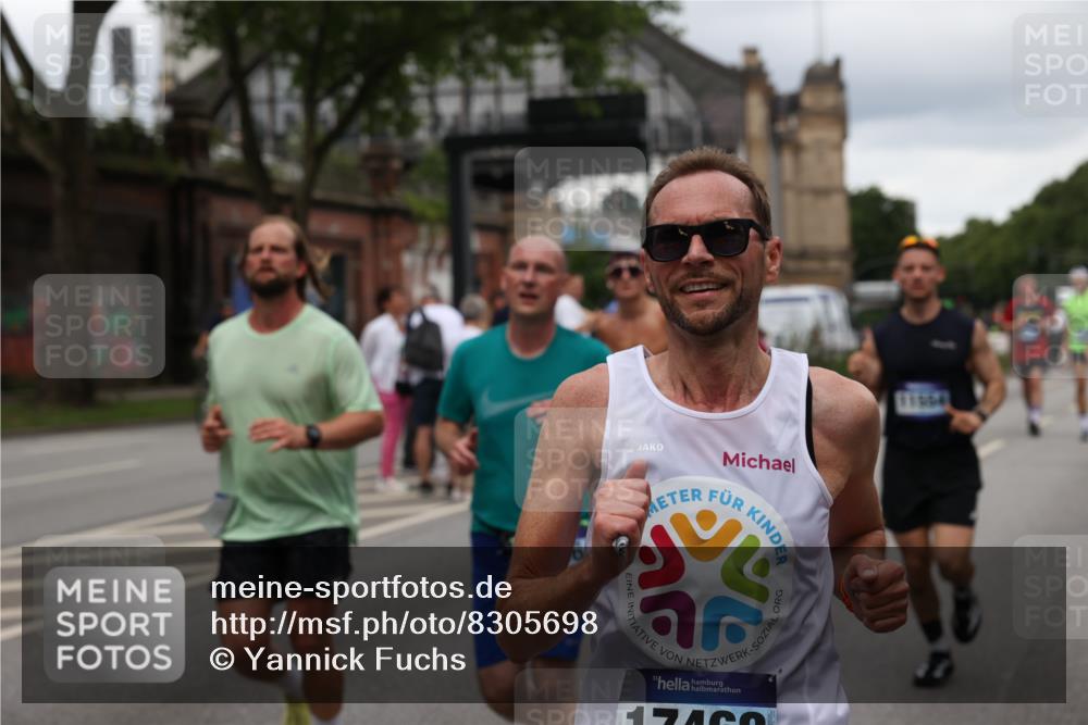 29.06.2025 - hella hamburg halbmarathon Yannick Fuchs http://msf.ph/oto/8305698 29.06.2025 10:50:15 20KM 1130, 1877, 2083, 2378, 3042, 3048, 4152, 4594, 4813, 5287, 5465, 5570, 5721, 5744, 6759, 7037, 7547, 7646, 8311, 8330, 8968, 8996, 9246, 9622, 9884, 9903, 10084, 10093, 10665, 11143, 11554, 11638, 11870, 12858, 13691, 14363, 14461, 14588, 14867, 15134, 15407, 16008, 16009, 16043, 16121, 16434, 16620, 16625, 16679, 17268, 17468, 17660, 17993, 18117, 18531, 18634, 18867, 18966 meine-sportfotos.de