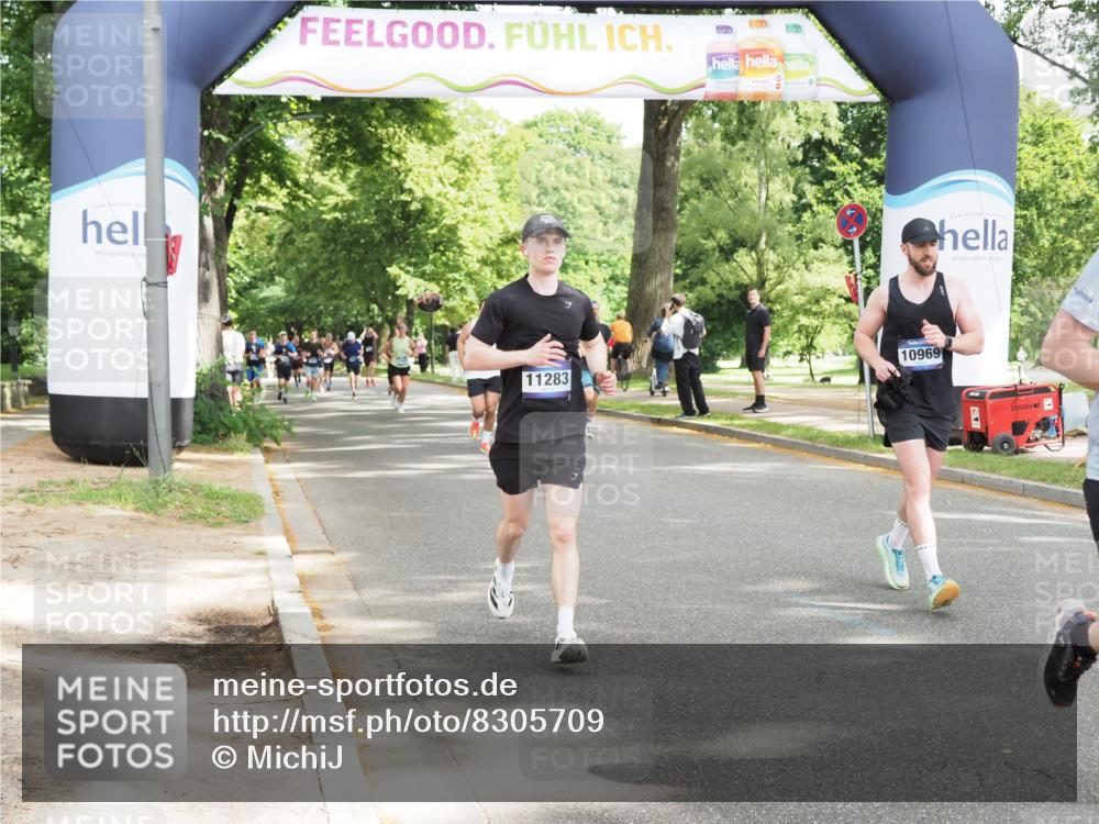 29.06.2025 - hella hamburg halbmarathon MichiJ http://msf.ph/oto/8305709 29.06.2025 10:35:22 Zwischen KM18-KM19 3213, 4093, 6716, 8693, 9497, 9538, 9626, 10122, 10969, 10988, 11283, 15333, 15629, 15808, 17451 meine-sportfotos.de