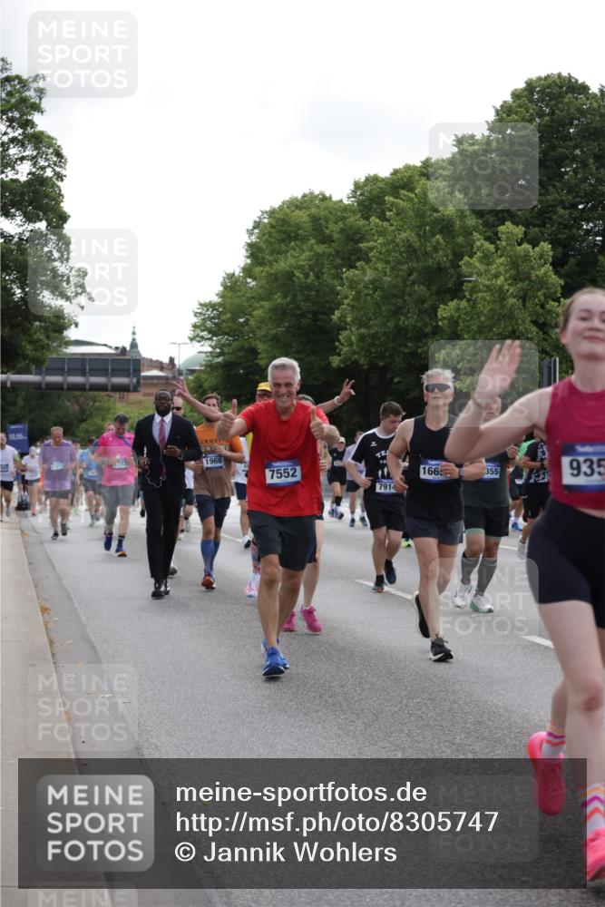 29.06.2025 - hella hamburg halbmarathon Jannik Wohlers http://msf.ph/oto/8305747 29.06.2025 10:37:45 Lombardsbrücke 1196, 1394, 1457, 1596, 1742, 1901, 1966, 2498, 2786, 3242, 3716, 3880, 4414, 4921, 5300, 5713, 6199, 6200, 6697, 6751, 6930, 7118, 7165, 7552, 7629, 7914, 8198, 8199, 8539, 8615, 8696, 9350, 9391, 10025, 10584, 11152, 11421, 11479, 11812, 12573, 12675, 12892, 12997, 13103, 13442, 14016, 14163, 14406, 15329, 15355, 15417, 15562, 15762, 16061, 16211, 16220, 16465, 16658, 16876, 16942, 17053, 18572, 18592, 18937 meine-sportfotos.de