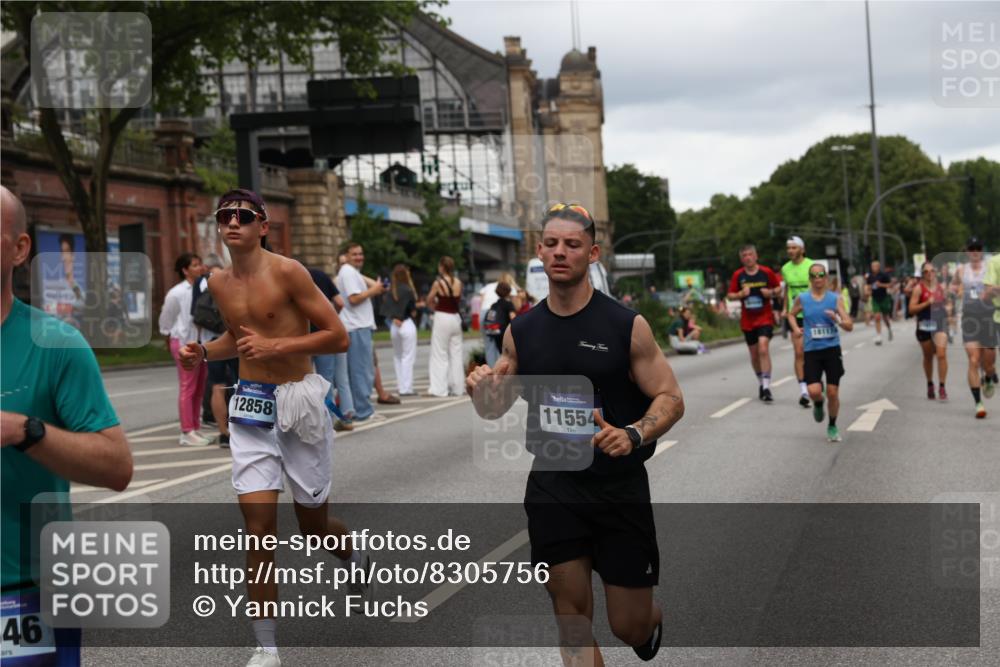 29.06.2025 - hella hamburg halbmarathon Yannick Fuchs http://msf.ph/oto/8305756 29.06.2025 10:50:16 20KM 1877, 2083, 2378, 2741, 3042, 3048, 4152, 4594, 4813, 5287, 5465, 5570, 5721, 5744, 6759, 7037, 7547, 7646, 8311, 8330, 8968, 8996, 9246, 9622, 9884, 9903, 10084, 10093, 10665, 11143, 11554, 11638, 11870, 12590, 12858, 13691, 14588, 14867, 15134, 15407, 16008, 16009, 16043, 16121, 16620, 16625, 16679, 17268, 17468, 17660, 17993, 18117, 18531, 18634, 18867, 18966 meine-sportfotos.de