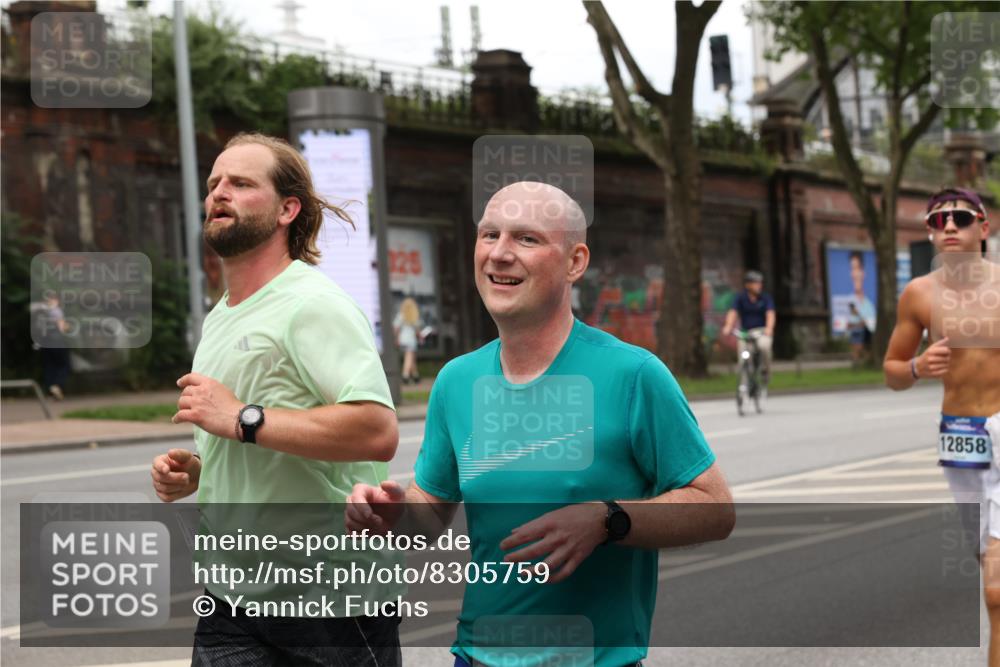 29.06.2025 - hella hamburg halbmarathon Yannick Fuchs http://msf.ph/oto/8305759 29.06.2025 10:50:16 20KM 1877, 2083, 2378, 2741, 3042, 3048, 4152, 4594, 4813, 5287, 5465, 5570, 5721, 5744, 6759, 7037, 7547, 7646, 8311, 8330, 8968, 8996, 9246, 9622, 9884, 9903, 10084, 10093, 10665, 11143, 11554, 11638, 11870, 12590, 12858, 13691, 14588, 14867, 15134, 15407, 16008, 16009, 16043, 16121, 16620, 16625, 16679, 17268, 17468, 17660, 17993, 18117, 18531, 18634, 18867, 18966 meine-sportfotos.de