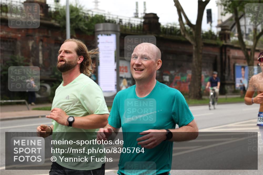 29.06.2025 - hella hamburg halbmarathon Yannick Fuchs http://msf.ph/oto/8305764 29.06.2025 10:50:16 20KM 1877, 2083, 2378, 2741, 3042, 3048, 4152, 4594, 4813, 5287, 5465, 5570, 5721, 5744, 6759, 7037, 7547, 7646, 8311, 8330, 8968, 8996, 9246, 9622, 9884, 9903, 10084, 10093, 10665, 11143, 11554, 11638, 11870, 12590, 12858, 13691, 14588, 14867, 15134, 15407, 16008, 16009, 16043, 16121, 16620, 16625, 16679, 17268, 17468, 17660, 17993, 18117, 18531, 18634, 18867, 18966 meine-sportfotos.de