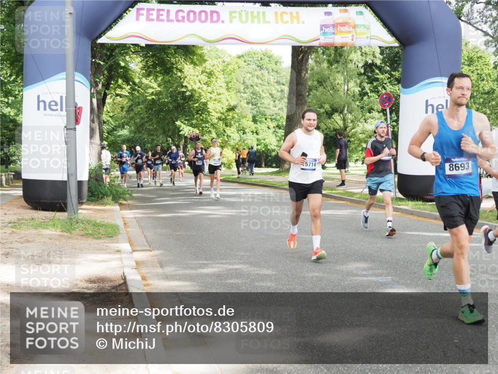 29.06.2025 - hella hamburg halbmarathon MichiJ http://msf.ph/oto/8305809 29.06.2025 10:35:25 Zwischen KM18-KM19 1592, 4093, 6716, 8693, 9626, 10969, 10988, 11283, 14482, 15333, 15629, 15714 meine-sportfotos.de