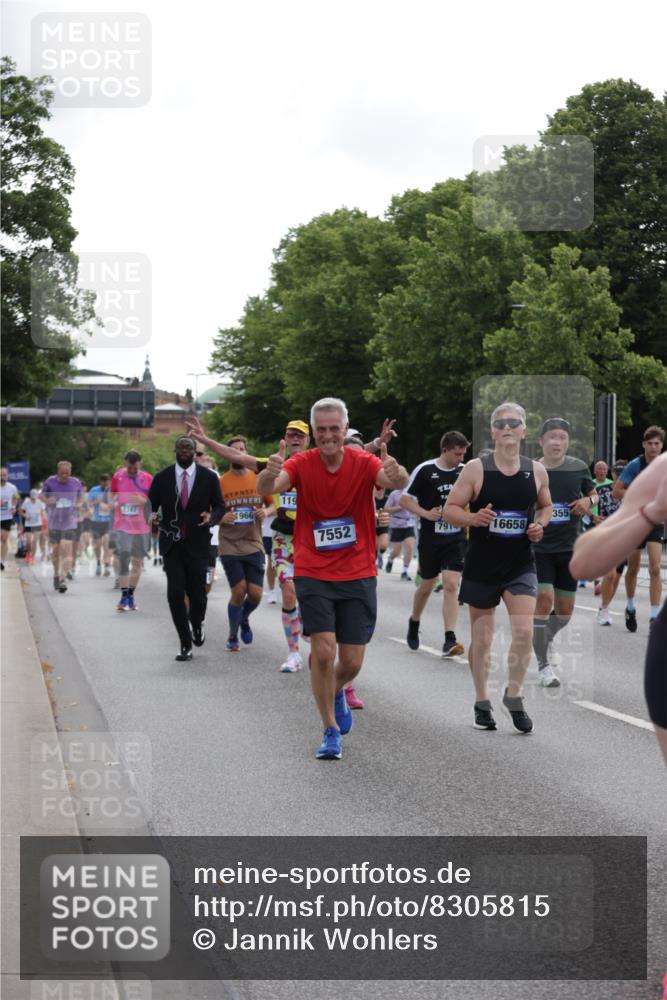 29.06.2025 - hella hamburg halbmarathon Jannik Wohlers http://msf.ph/oto/8305815 29.06.2025 10:37:46 Lombardsbrücke 1196, 1394, 1457, 1596, 1742, 1901, 1966, 2498, 2786, 3242, 3338, 3716, 3880, 4414, 4921, 5300, 5713, 6199, 6200, 6697, 6751, 6930, 7118, 7165, 7552, 7629, 7868, 7914, 8198, 8199, 8539, 8615, 8696, 9350, 9391, 10025, 10584, 11152, 11421, 11479, 11812, 12573, 12675, 12892, 12997, 13103, 13442, 13833, 14016, 14163, 14406, 15329, 15355, 15417, 15562, 15762, 16061, 16220, 16465, 16658, 16876, 16942, 17053, 18572, 18592, 18937 meine-sportfotos.de