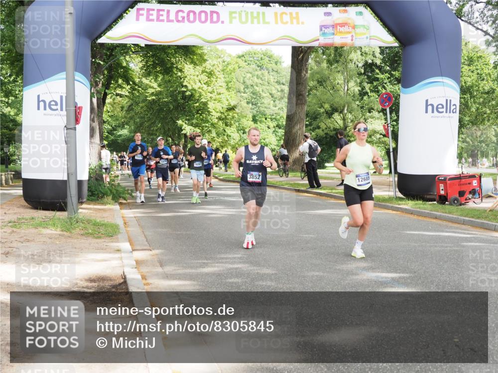 29.06.2025 - hella hamburg halbmarathon MichiJ http://msf.ph/oto/8305845 29.06.2025 10:35:29 Zwischen KM18-KM19 1592, 3852, 8693, 12685, 14482, 15714 meine-sportfotos.de