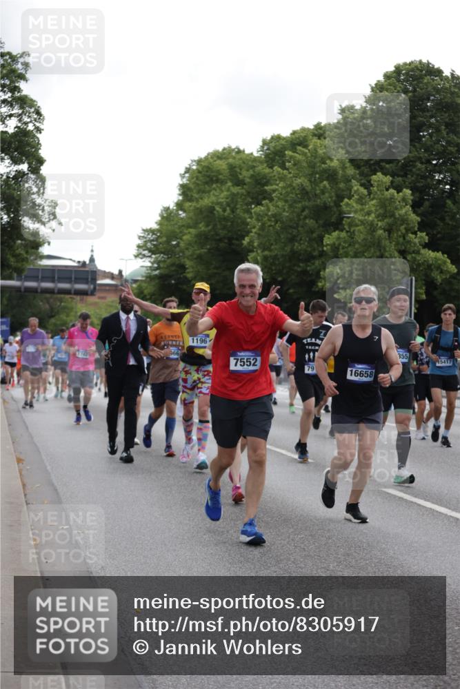 29.06.2025 - hella hamburg halbmarathon Jannik Wohlers http://msf.ph/oto/8305917 29.06.2025 10:37:46 Lombardsbrücke 1196, 1394, 1457, 1596, 1742, 1901, 1966, 2498, 2786, 3242, 3338, 3716, 3880, 4414, 4921, 5300, 5713, 6199, 6200, 6697, 6751, 6930, 7118, 7165, 7552, 7629, 7868, 7914, 8198, 8199, 8539, 8615, 8696, 9350, 9391, 10025, 10584, 11152, 11421, 11479, 11812, 12573, 12675, 12892, 12997, 13103, 13442, 13833, 14016, 14163, 14406, 15329, 15355, 15417, 15562, 15762, 16061, 16220, 16465, 16658, 16876, 16942, 17053, 18572, 18592, 18937 meine-sportfotos.de