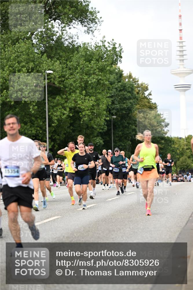 29.06.2025 - hella hamburg halbmarathon Dr. Thomas Lammeyer http://msf.ph/oto/8305926 29.06.2025 10:38:09 Kennedybrücke 1189, 1275, 1764, 1787, 2038, 2276, 2464, 2496, 2526, 2933, 3264, 3340, 3345, 3848, 4445, 4807, 4824, 4826, 5096, 5141, 5557, 5566, 5569, 5691, 5821, 5822, 5887, 6364, 6515, 6516, 6574, 6956, 7027, 7565, 7633, 7653, 7982, 8157, 8277, 8282, 8349, 8375, 8377, 8383, 8401, 8620, 9094, 9438, 9875, 9995, 10007, 10048, 10071, 10561, 10564, 10800, 11229, 11237, 11338 meine-sportfotos.de