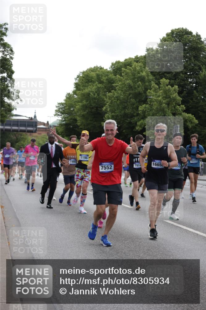 29.06.2025 - hella hamburg halbmarathon Jannik Wohlers http://msf.ph/oto/8305934 29.06.2025 10:37:46 Lombardsbrücke 1196, 1394, 1457, 1596, 1742, 1901, 1966, 2498, 2786, 3242, 3338, 3716, 3880, 4414, 4921, 5300, 5713, 6199, 6200, 6697, 6751, 6930, 7118, 7165, 7552, 7629, 7868, 7914, 8198, 8199, 8539, 8615, 8696, 9350, 9391, 10025, 10584, 11152, 11421, 11479, 11812, 12573, 12675, 12892, 12997, 13103, 13442, 13833, 14016, 14163, 14406, 15329, 15355, 15417, 15562, 15762, 16061, 16220, 16465, 16658, 16876, 16942, 17053, 18572, 18592, 18937 meine-sportfotos.de