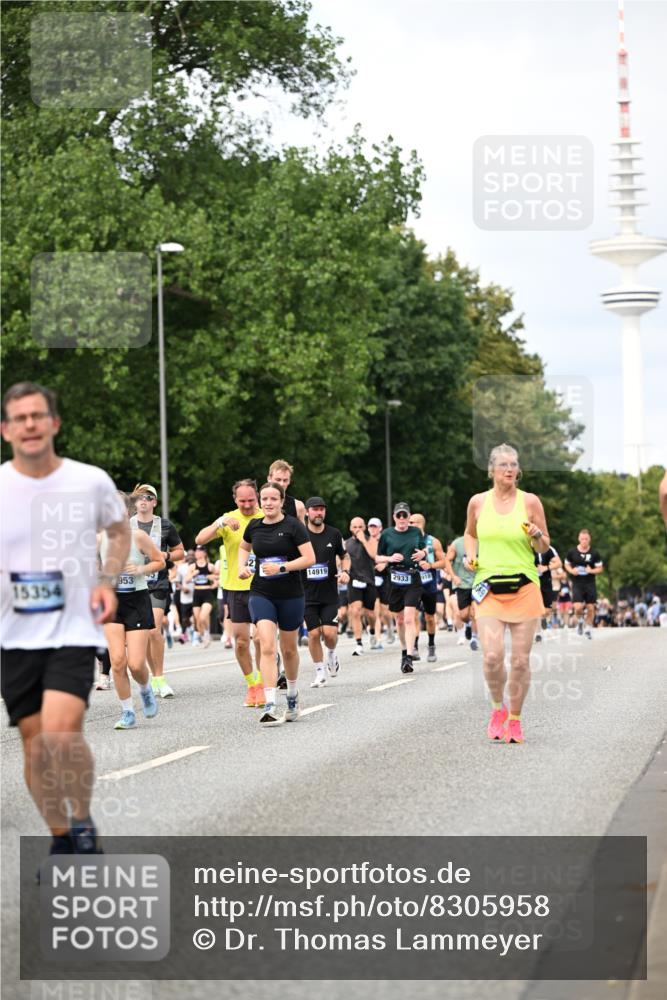 29.06.2025 - hella hamburg halbmarathon Dr. Thomas Lammeyer http://msf.ph/oto/8305958 29.06.2025 10:38:09 Kennedybrücke 1189, 1275, 1764, 1787, 2038, 2276, 2464, 2496, 2526, 2933, 3264, 3340, 3345, 3848, 4445, 4807, 4824, 4826, 5096, 5141, 5557, 5566, 5569, 5691, 5821, 5822, 5887, 6364, 6515, 6516, 6574, 6956, 7027, 7565, 7633, 7653, 7982, 8157, 8277, 8282, 8349, 8375, 8377, 8383, 8401, 8620, 9094, 9438, 9875, 9995, 10007, 10048, 10071, 10561, 10564, 10800, 11229, 11237, 11338 meine-sportfotos.de