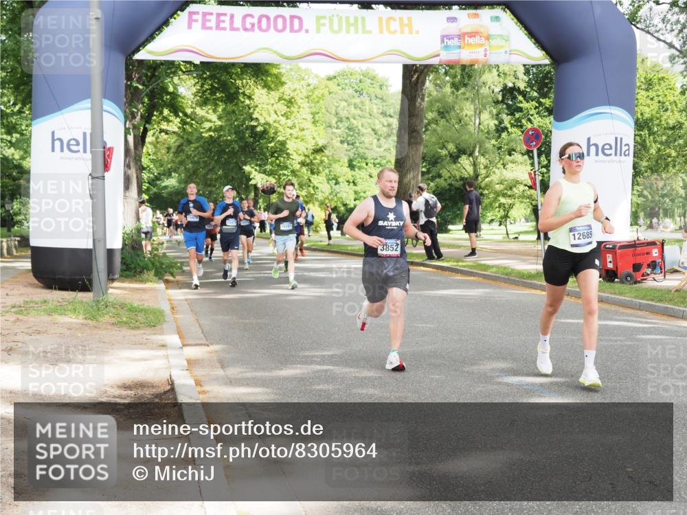 29.06.2025 - hella hamburg halbmarathon MichiJ http://msf.ph/oto/8305964 29.06.2025 10:35:29 Zwischen KM18-KM19 1592, 3852, 8693, 12685, 14482, 15714 meine-sportfotos.de