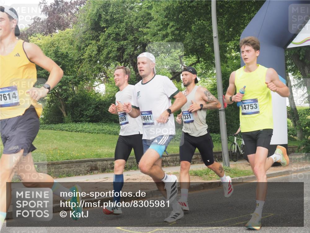 29.06.2025 - hella hamburg halbmarathon KatJ http://msf.ph/oto/8305981 29.06.2025 10:14:31 Zwischen KM18-KM19 7331 meine-sportfotos.de