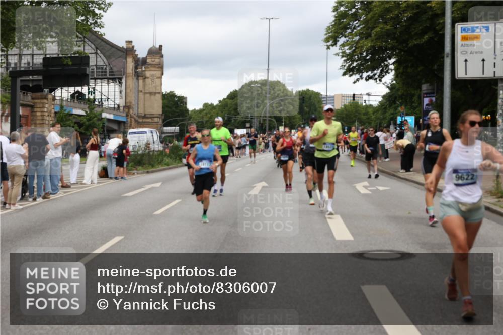 29.06.2025 - hella hamburg halbmarathon Yannick Fuchs http://msf.ph/oto/8306007 29.06.2025 10:50:17 20KM 1877, 2083, 2378, 2741, 3042, 4152, 4594, 4813, 5287, 5570, 5721, 5744, 6759, 7037, 7547, 7646, 8311, 8330, 8968, 8996, 9246, 9622, 9884, 9903, 10084, 10093, 10665, 11143, 11554, 11638, 11870, 12590, 12858, 13691, 14408, 14588, 14867, 15134, 15407, 16008, 16009, 16043, 16121, 16620, 16625, 16679, 17268, 17468, 17660, 17993, 18117, 18531, 18634, 18867, 18899, 18966 meine-sportfotos.de