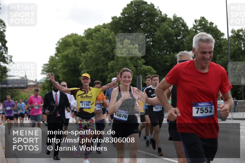 29.06.2025 - hella hamburg halbmarathon Jannik Wohlers http://msf.ph/oto/8306008 29.06.2025 10:37:48 Lombardsbrücke 1196, 1394, 1457, 1596, 1742, 1791, 1901, 1966, 2113, 2498, 2786, 3010, 3242, 3338, 3635, 3636, 3716, 3880, 4414, 4921, 5300, 5713, 6199, 6200, 6751, 6930, 7118, 7165, 7552, 7629, 7868, 7914, 8198, 8199, 8539, 8615, 8696, 9350, 9391, 10025, 10584, 11152, 11812, 12573, 12675, 12677, 12892, 12997, 13103, 13442, 13833, 14016, 14163, 14406, 15101, 15329, 15355, 15417, 15562, 15762, 16061, 16220, 16465, 16658, 16876, 16942, 17053, 18592, 18937 meine-sportfotos.de